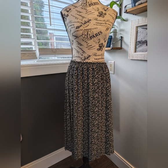 Vintage Lori Ann Floral 2 Piece Skirt Set Size 8 - Picture 3 of 9